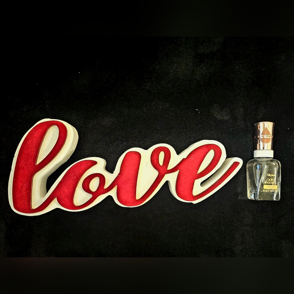 LOVE Table Top Decor Red Velvet